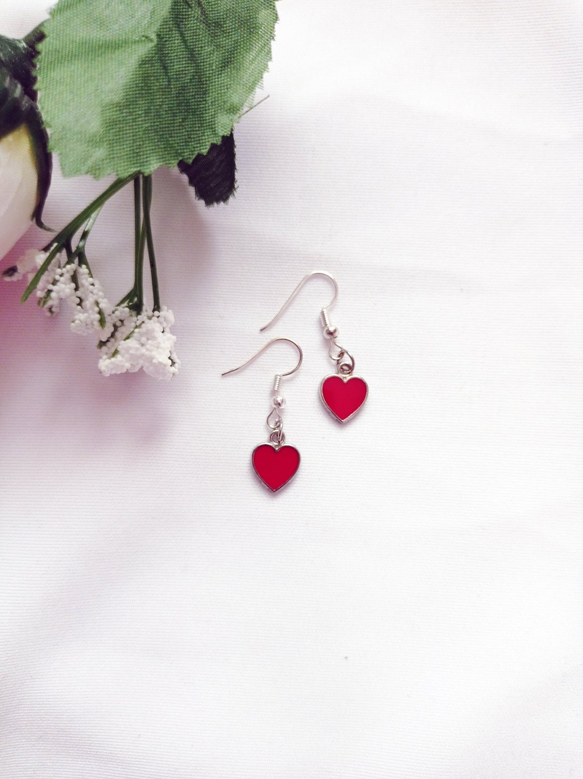 Classic Red Hearts Earrings, Playing Cards inspired Queen of Hearts | by lovedbynlanla - Cityz Atelier lumiere